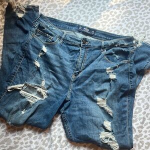 Women’s Hollister Curvy High-Rise Super Skinny Jeans — Size 17 Short